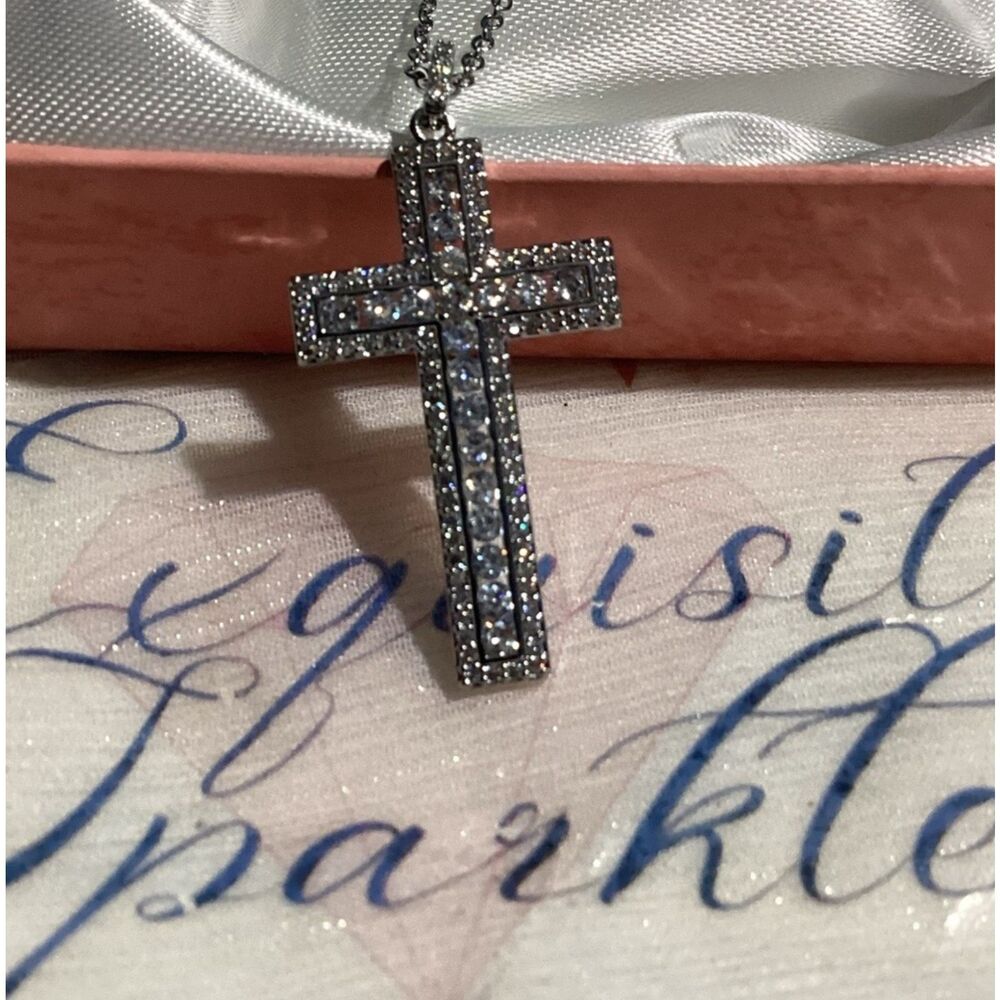 ✝️ Beautiful Sparkling Zircon Cross Pendant Necklace - Picture 12 of 16